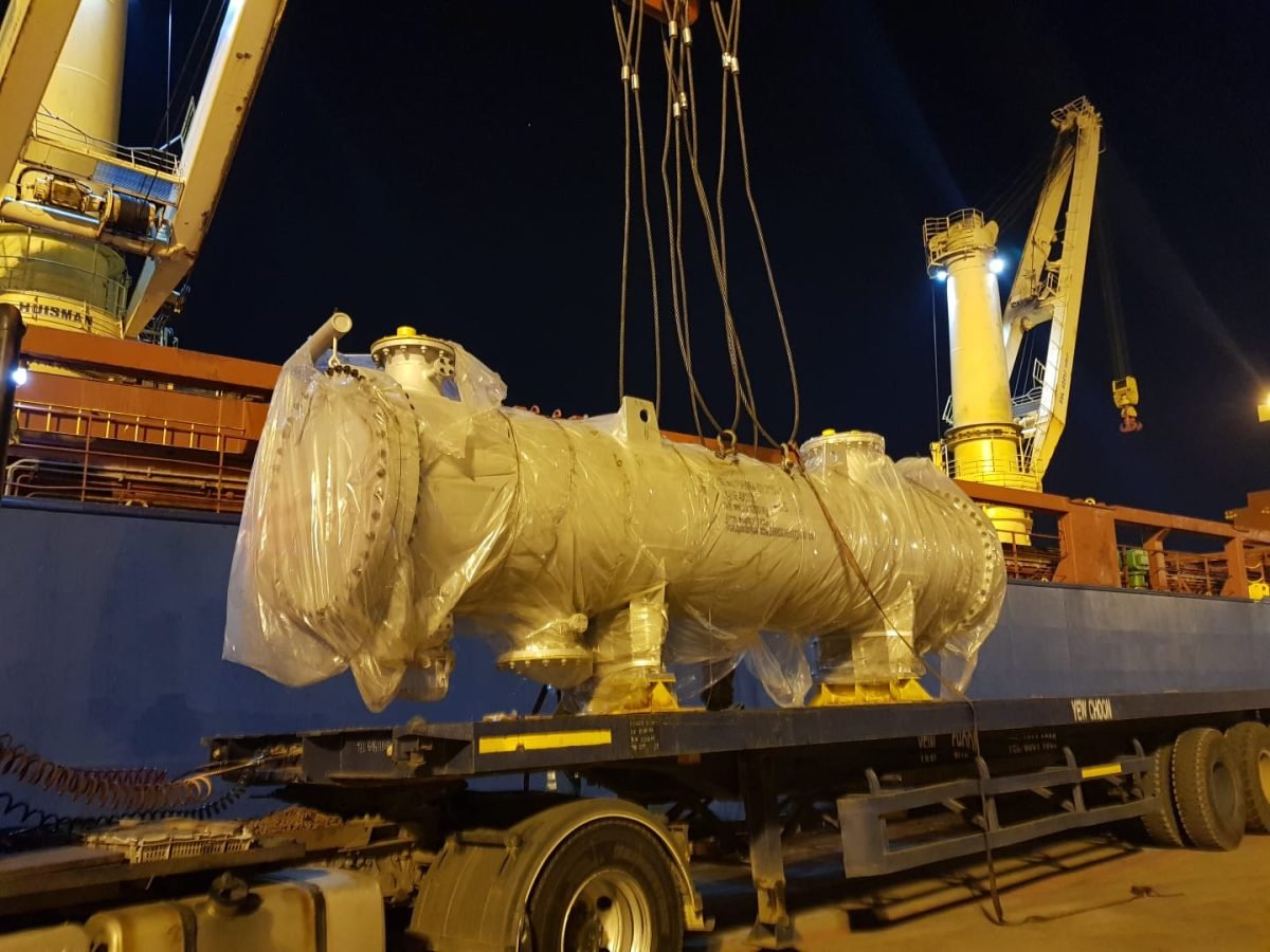 Chartering Heavy Lift and Semi-Geared Vessels